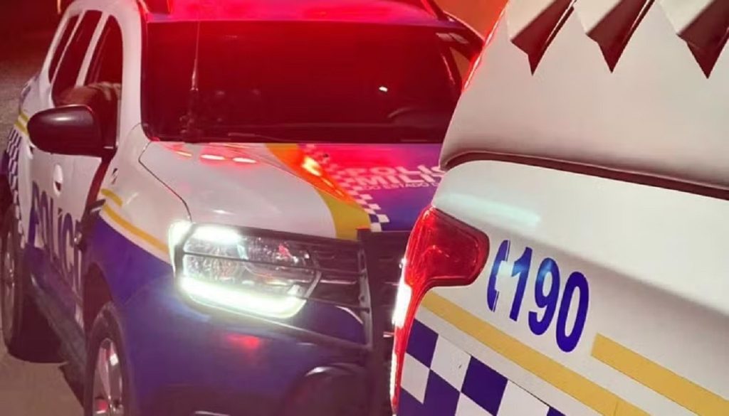 Jovem é suspeito de matar homem para defender a mãe, diz PM