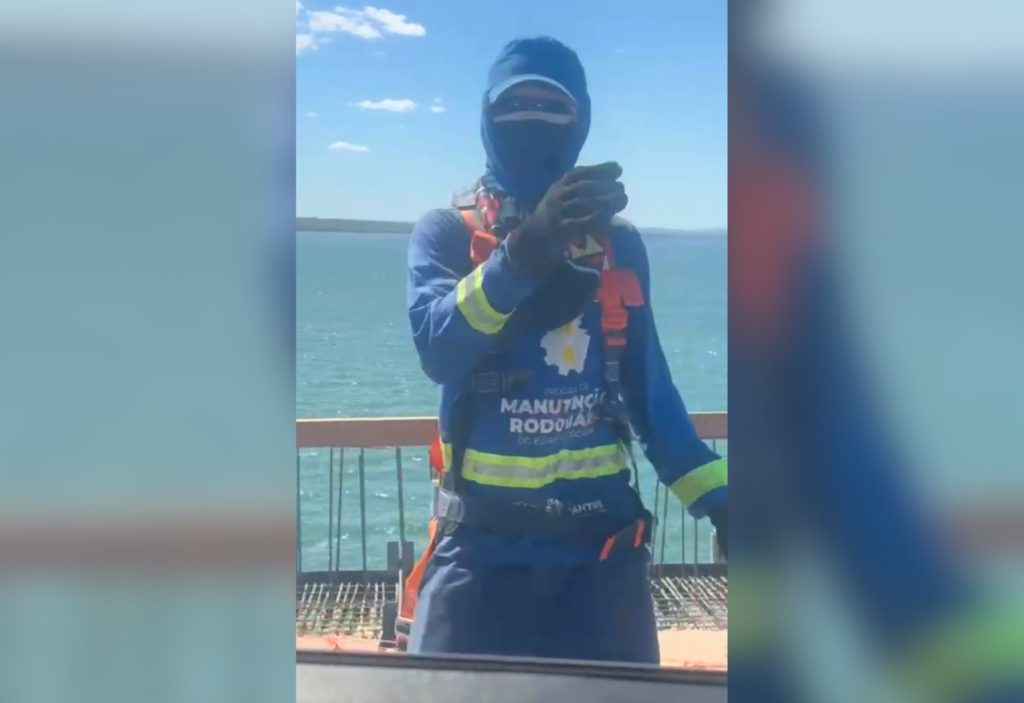 Trabalhador viraliza com ‘Passinho do Jamal’ em obra de ponte no TO; VÍDEO