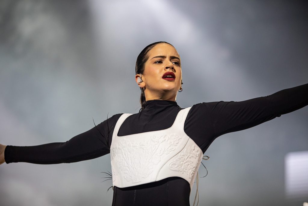 Rosalía no Brasil: veja provável setlist e tudo o que você precisa saber sobre os shows