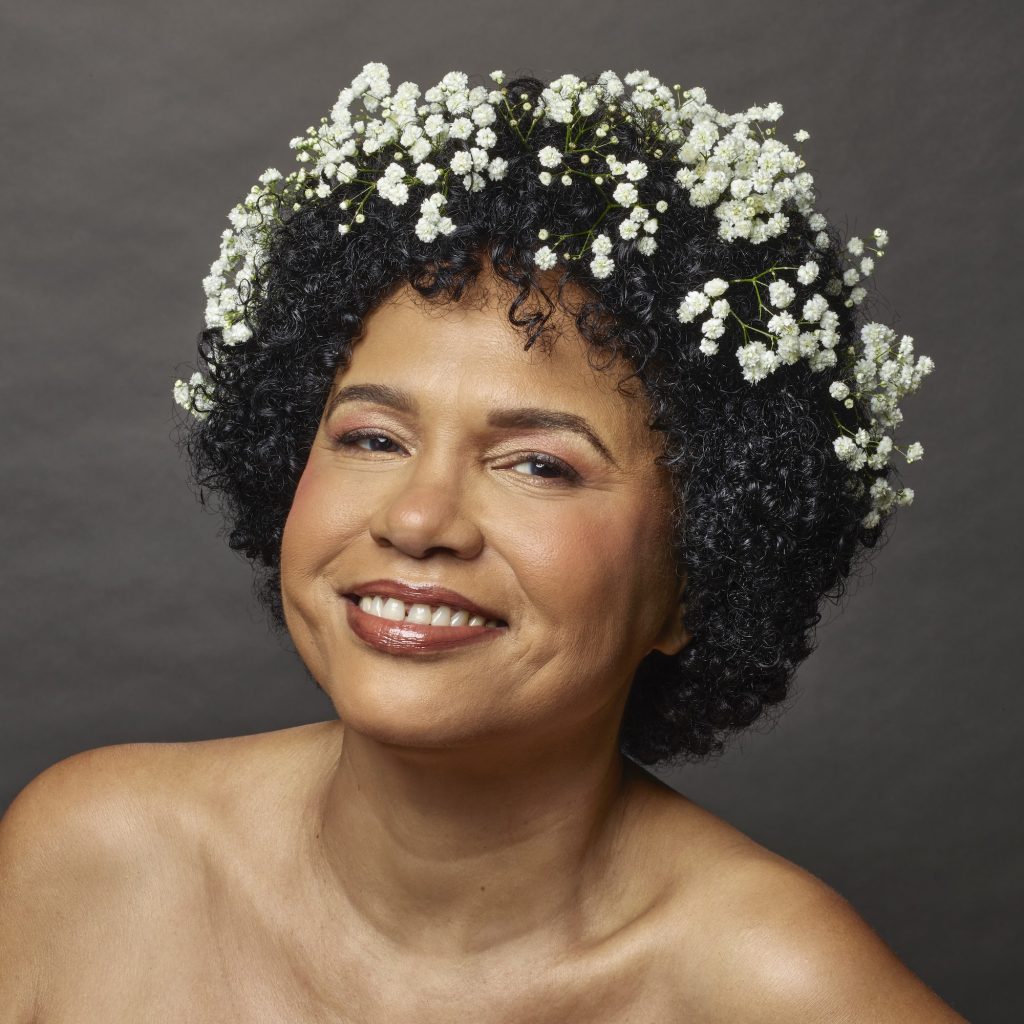 Teresa Cristina marca posição no bloco de sambas do primeiro álbum autoral da discografia, ‘Tudo que eu tenho’
