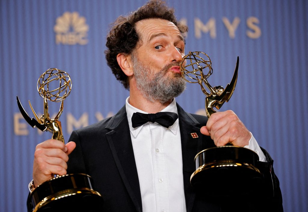 Emmy 2026: ‘O segredo de Widow’s Bay’ e ‘The Pitt’ são os grandes vencedores; veja lista completa