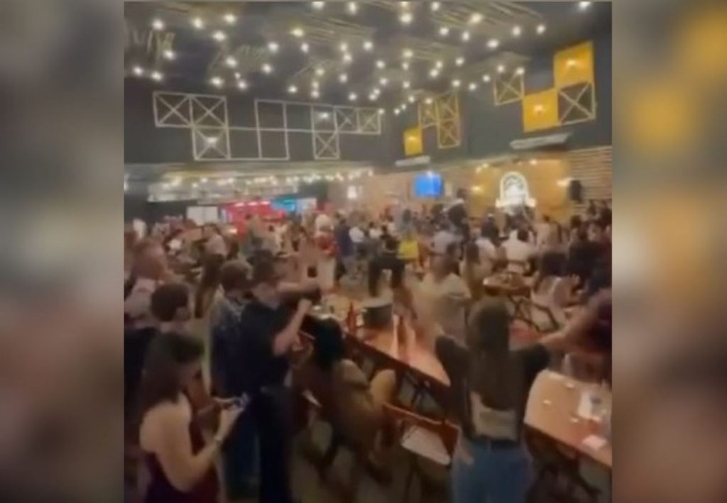 Entenda polêmica envolvendo bar em Palmas e protesto de clientes contra embargo